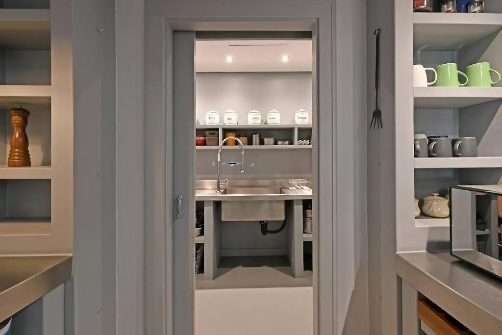 Willow 201 - De Oude Schuur Cape Town Apartment